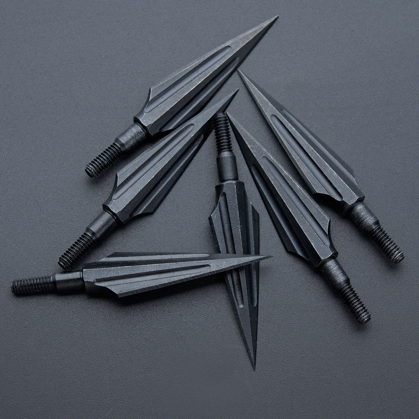 6X Screw-in 150-grain Carbon Steel Arrowhead Tips and 6x 100-grain 2-blade Broadheads for Archery Hunting